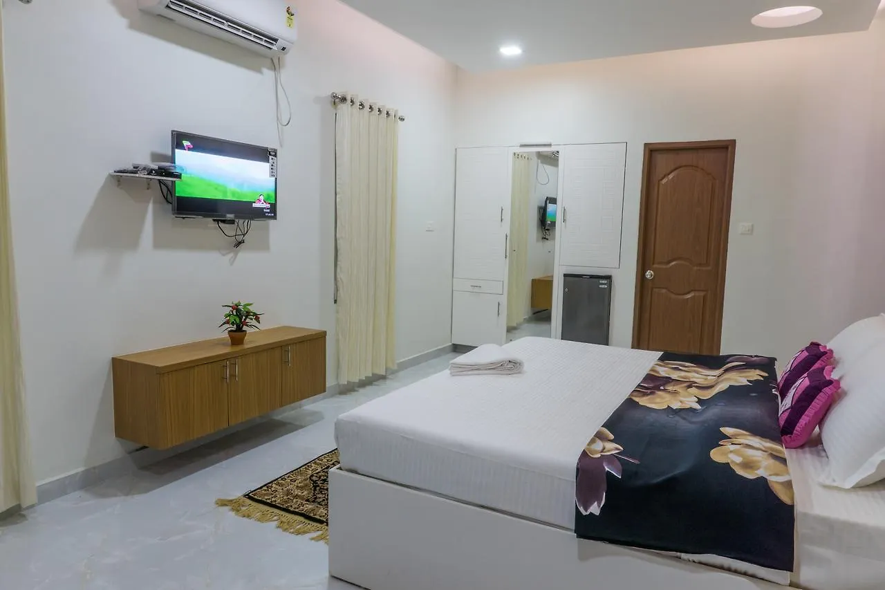Athirappilly Clirind Resort מלון